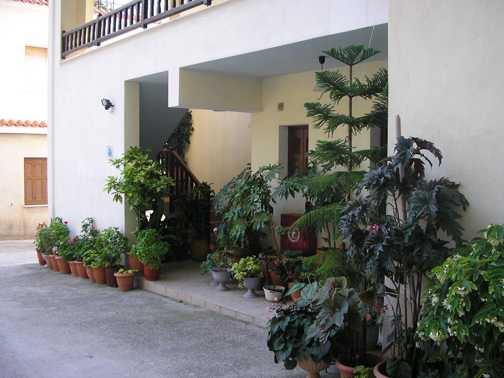 Aris Junior Studio & Apartments Neo Klima Exterior photo